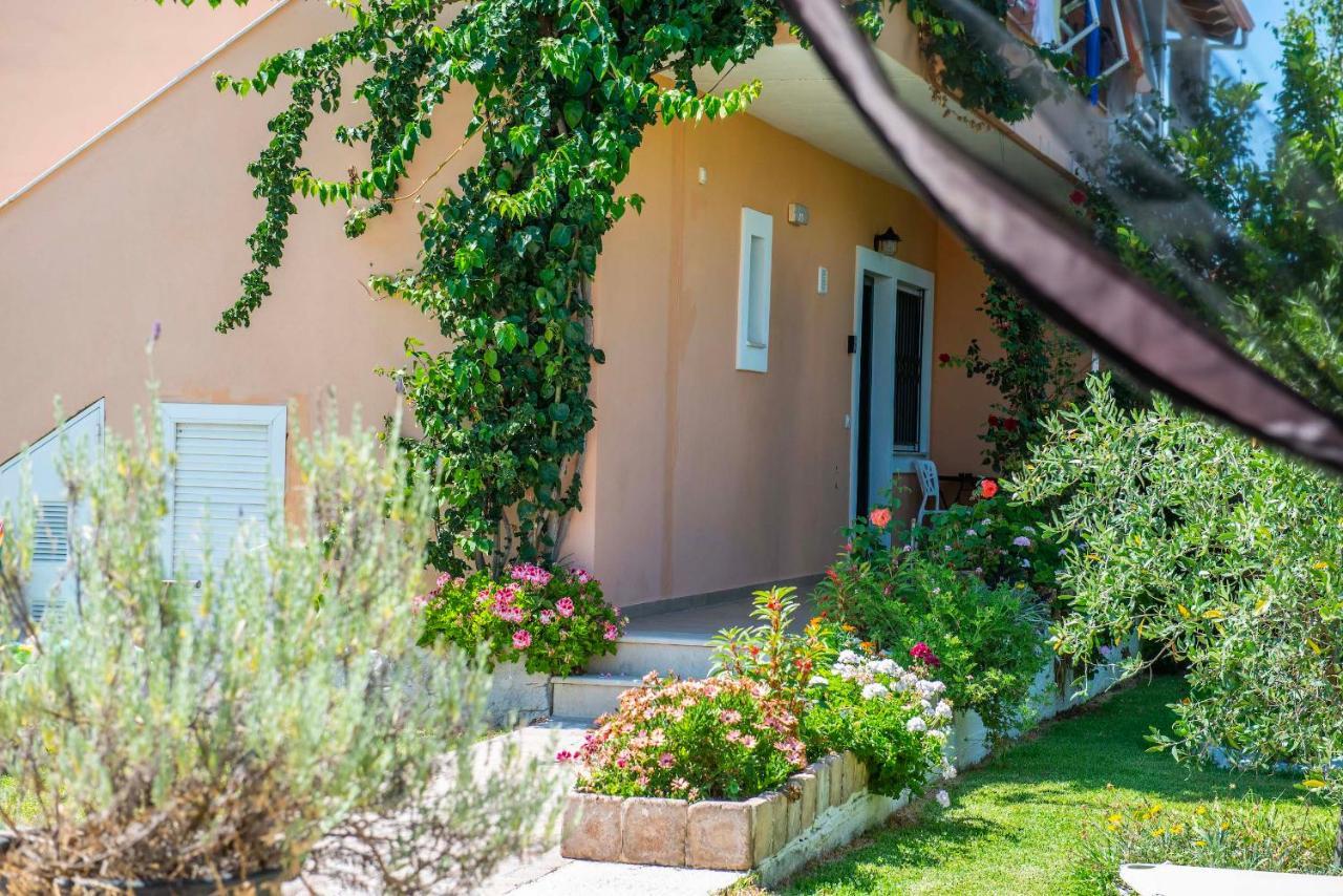 Zoe Boutique Apartment Acharavi  Exterior photo